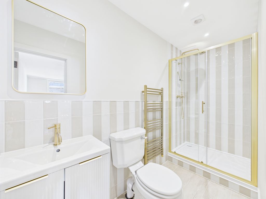 Property photo 2 of 4 Shower Room
