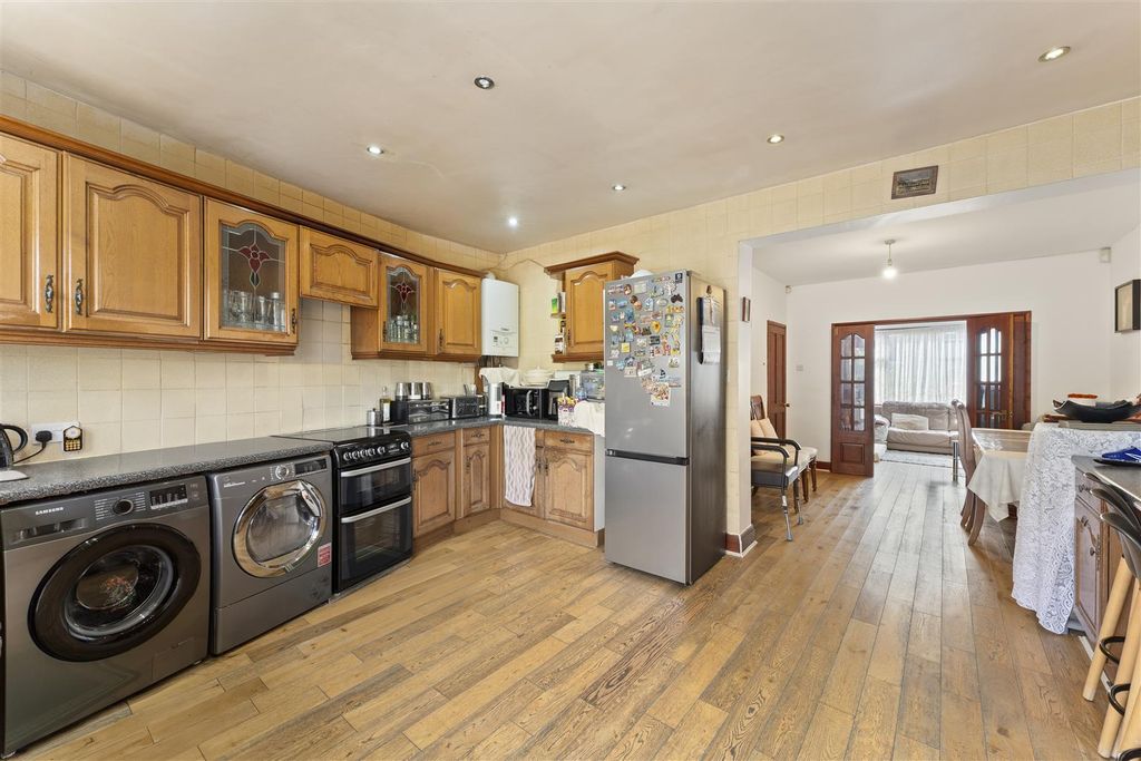 Property photo 2 of 15
