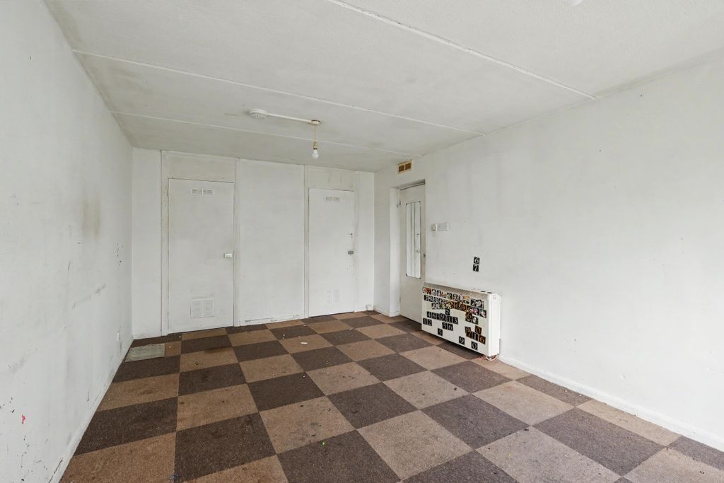 Property photo 2 of 12 24 Warren Bank, Simpson, Mk6 3Aq