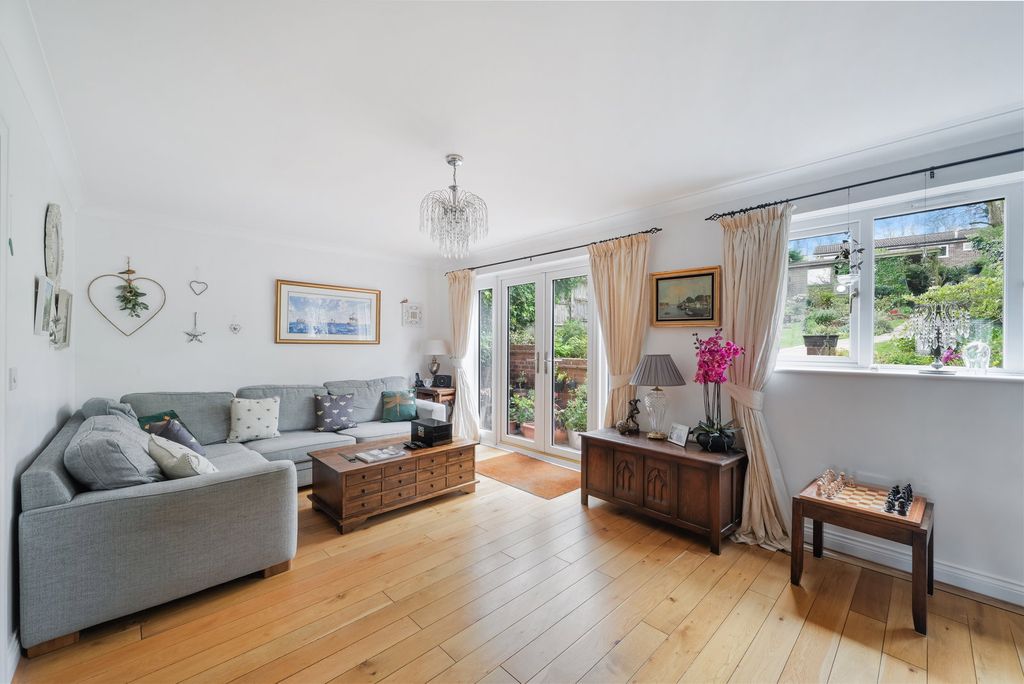 Property photo 2 of 13