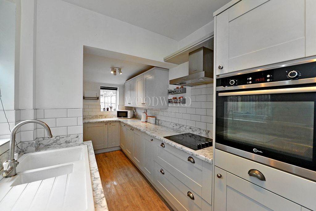 Property photo 2 of 14 Kitchen