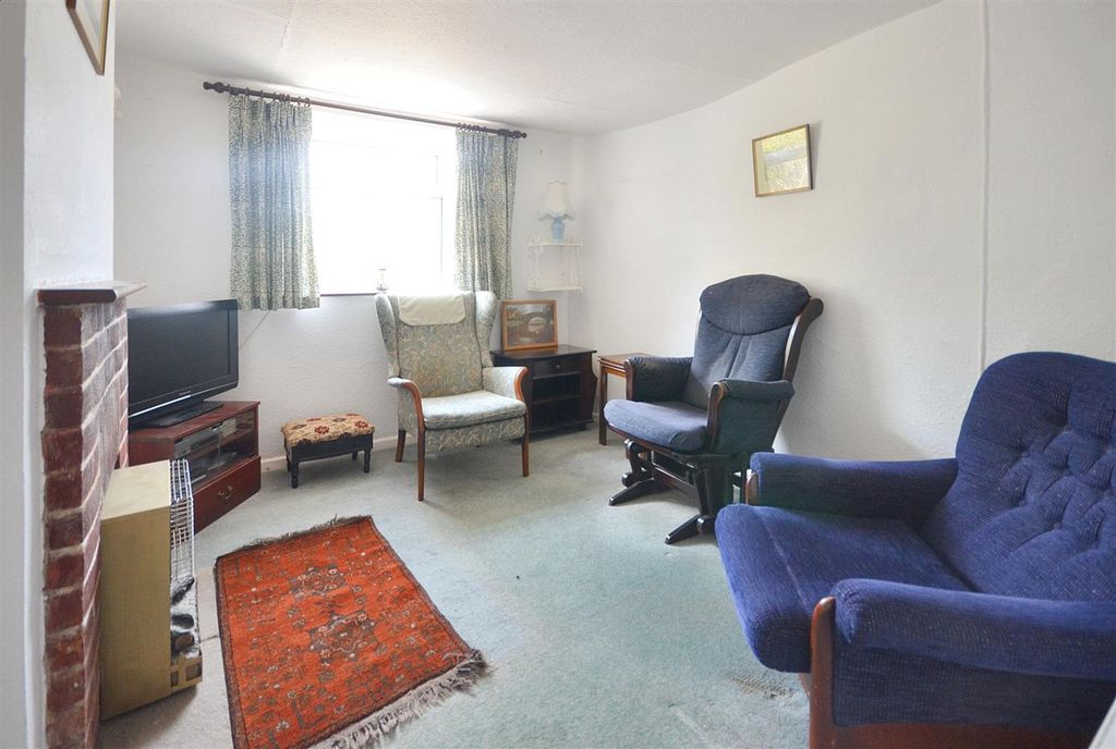Property photo 3 of 12 Sitting Room