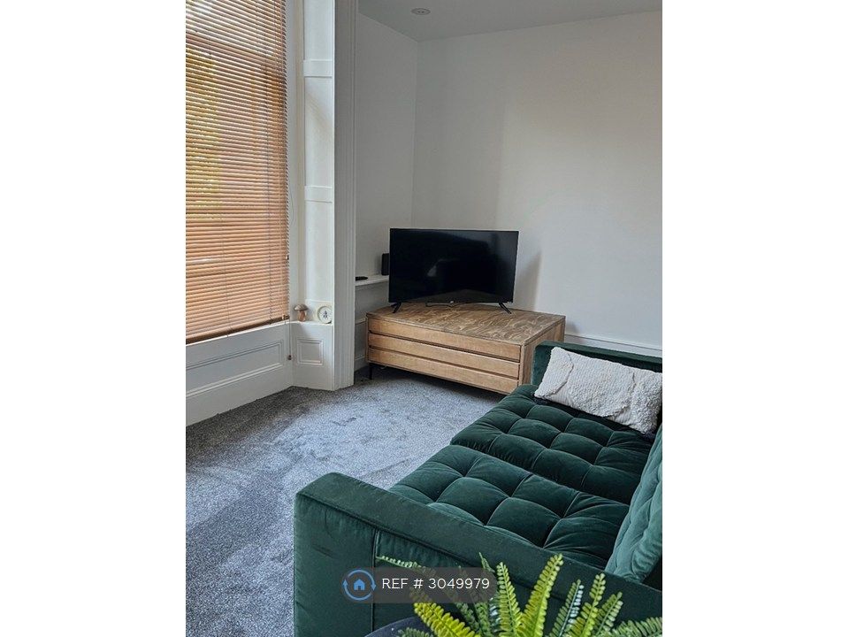 Property photo 3 of 27