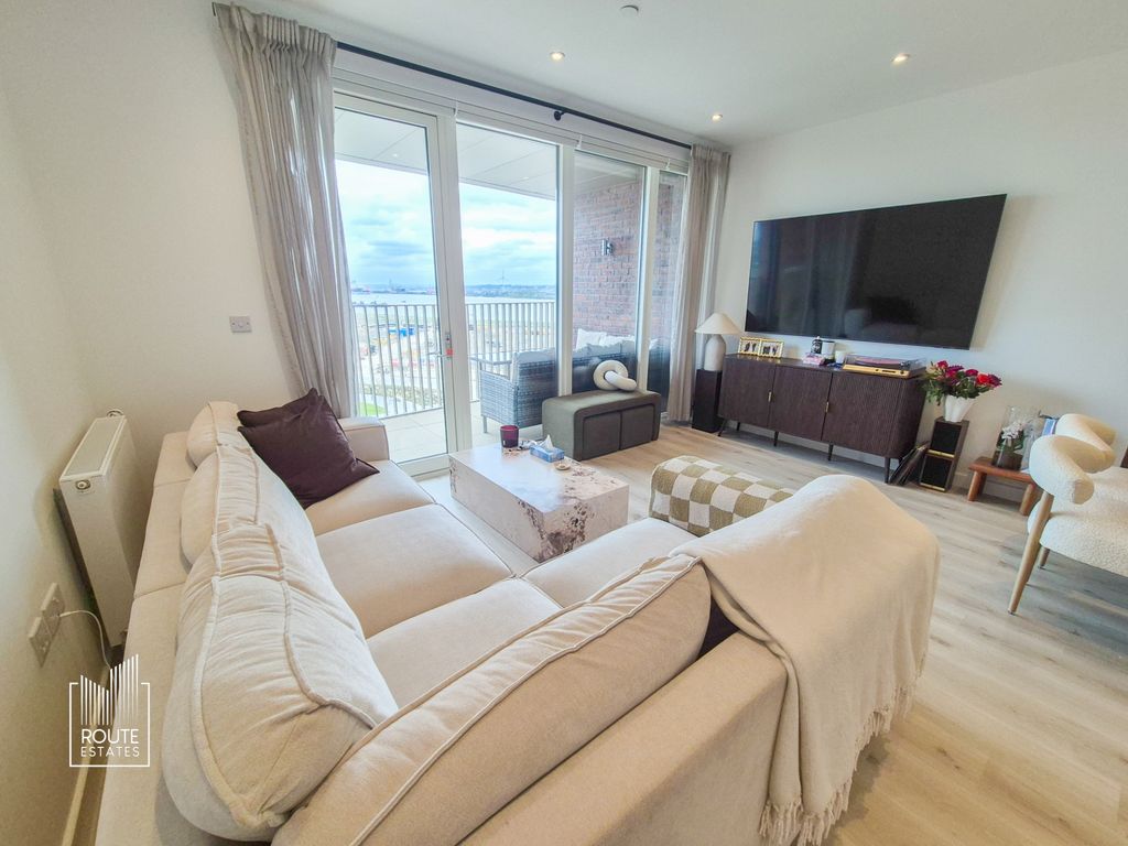 Property photo 3 of 9 Photo 6