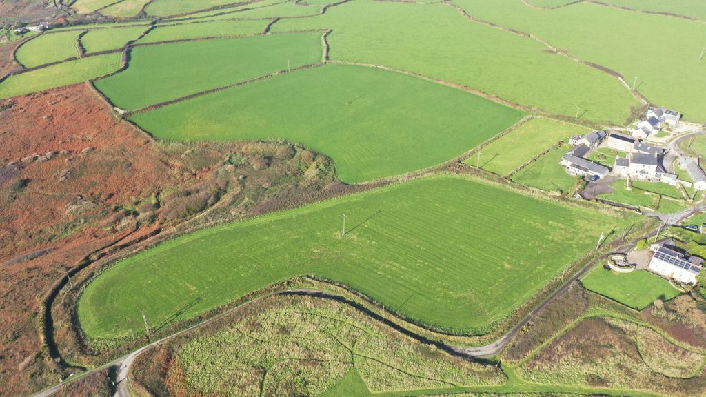 Property photo 3 of 6