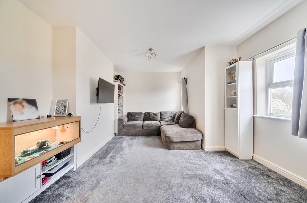 Property photo 3 of 21 1423608-18-69Aac7...