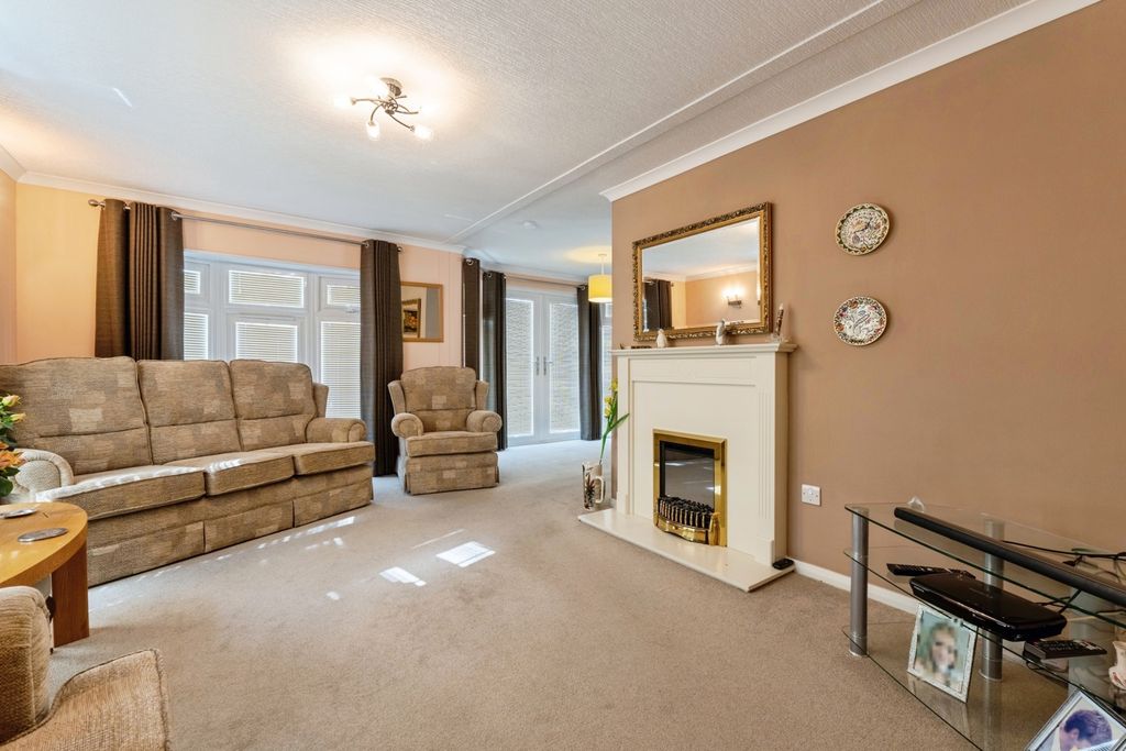 Property photo 3 of 18 Pbox-Img.Jpg