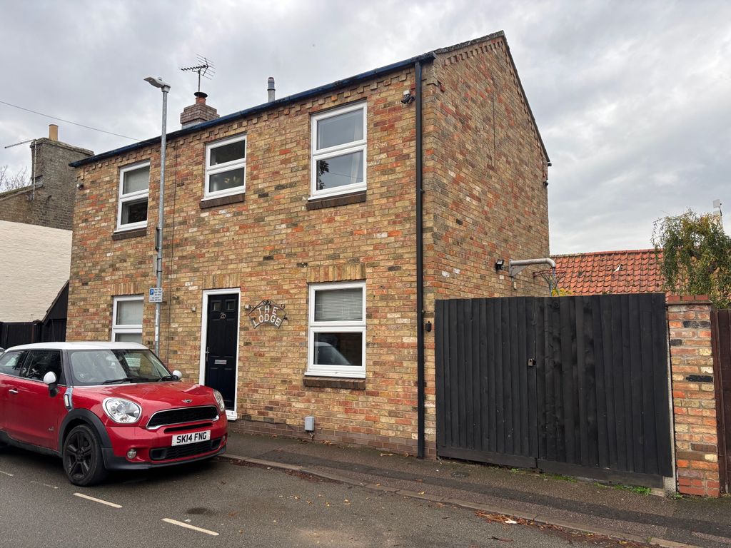 Property photo 1 of 7 Front