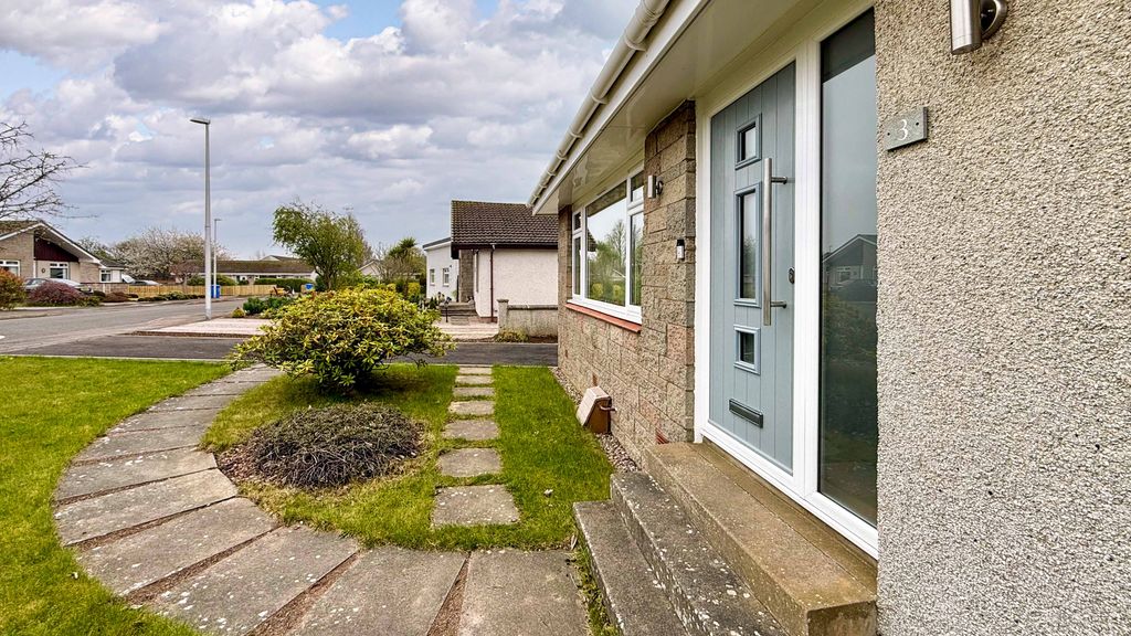 Property photo 2 of 34