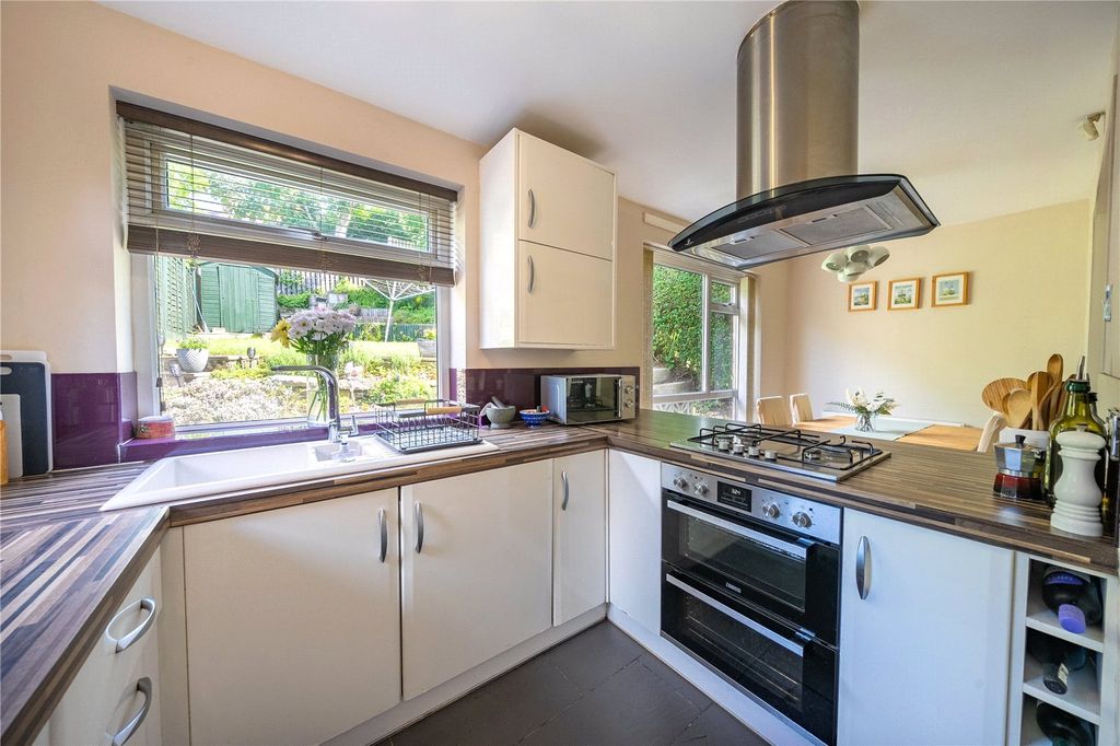 Property photo 2 of 19 Kitchen