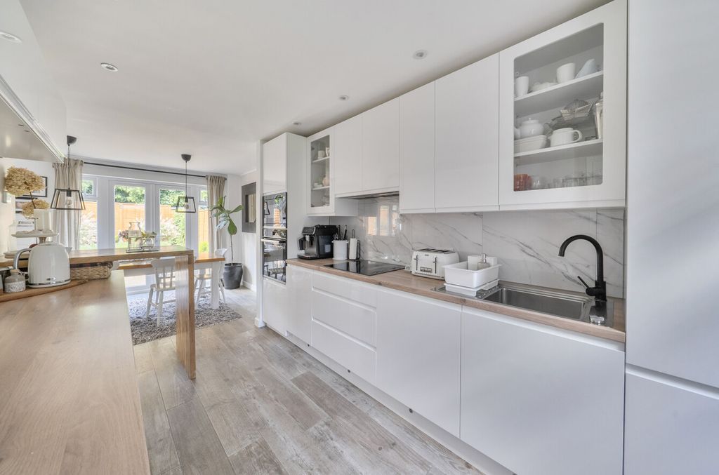 Property photo 2 of 21 1468740-9-6A298A1...