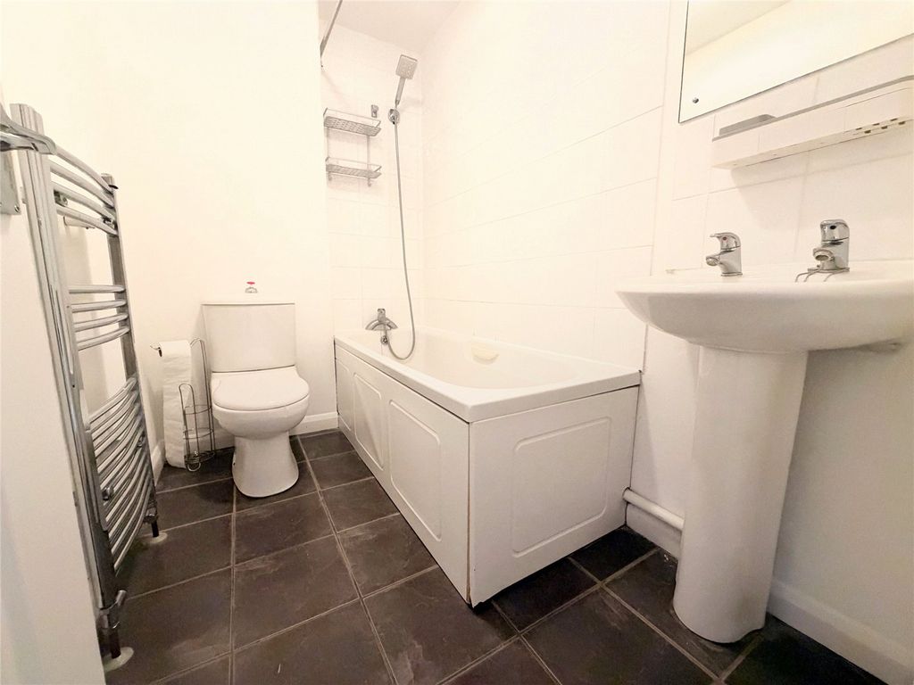 Property photo 3 of 8 Picture No. 06