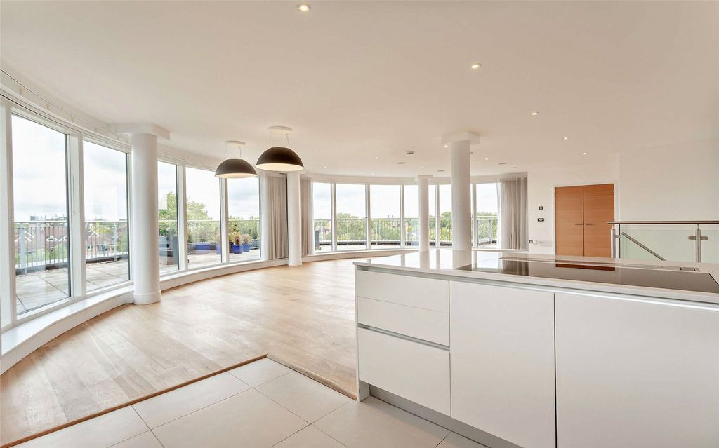 Property photo 2 of 28 Ff Kitchen/Living