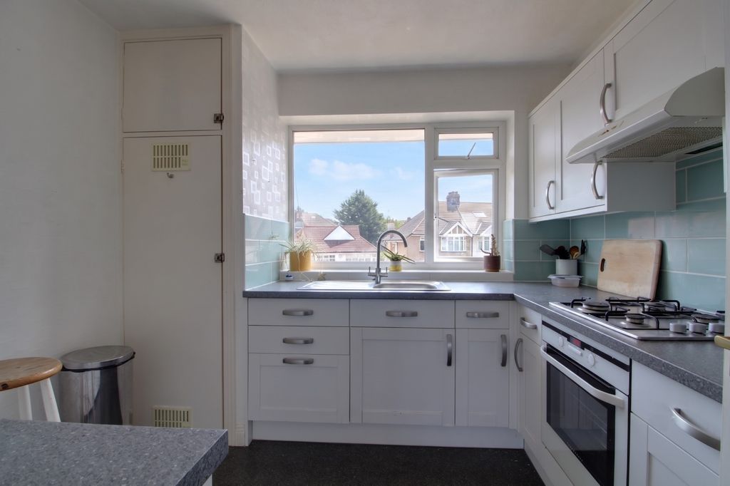 Property photo 2 of 6 Kitchen