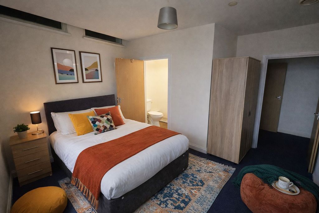 Property photo 2 of 3