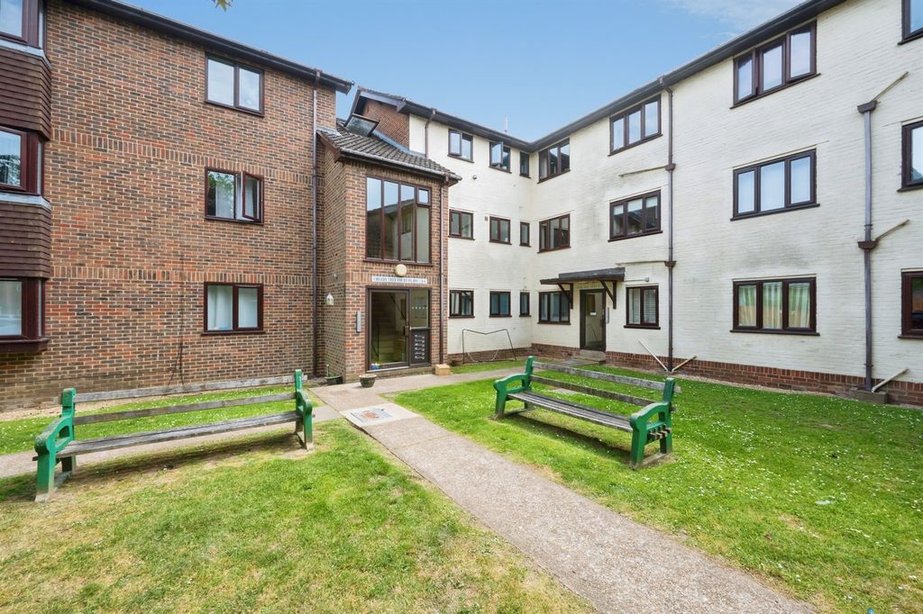 Property photo 1 of 11