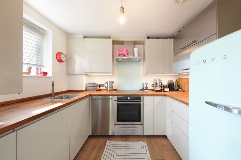Property photo 3 of 13 Flat 39, Innerd Court - 8Kkp5Fz63Qebbill0Oy3
