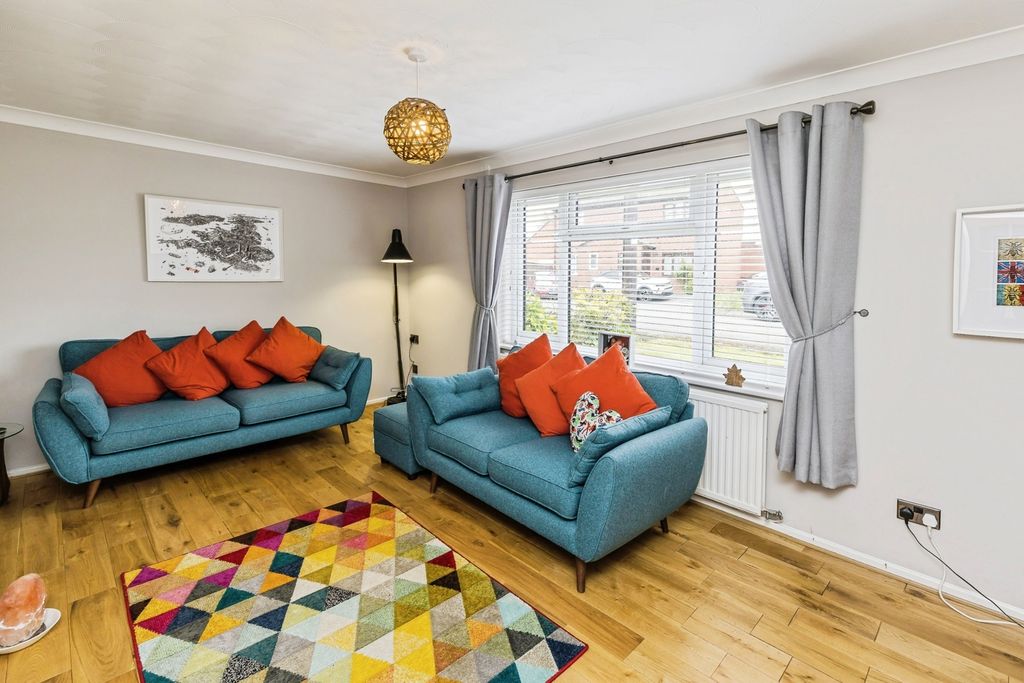 Property photo 3 of 17 Pbox-Img.Jpg