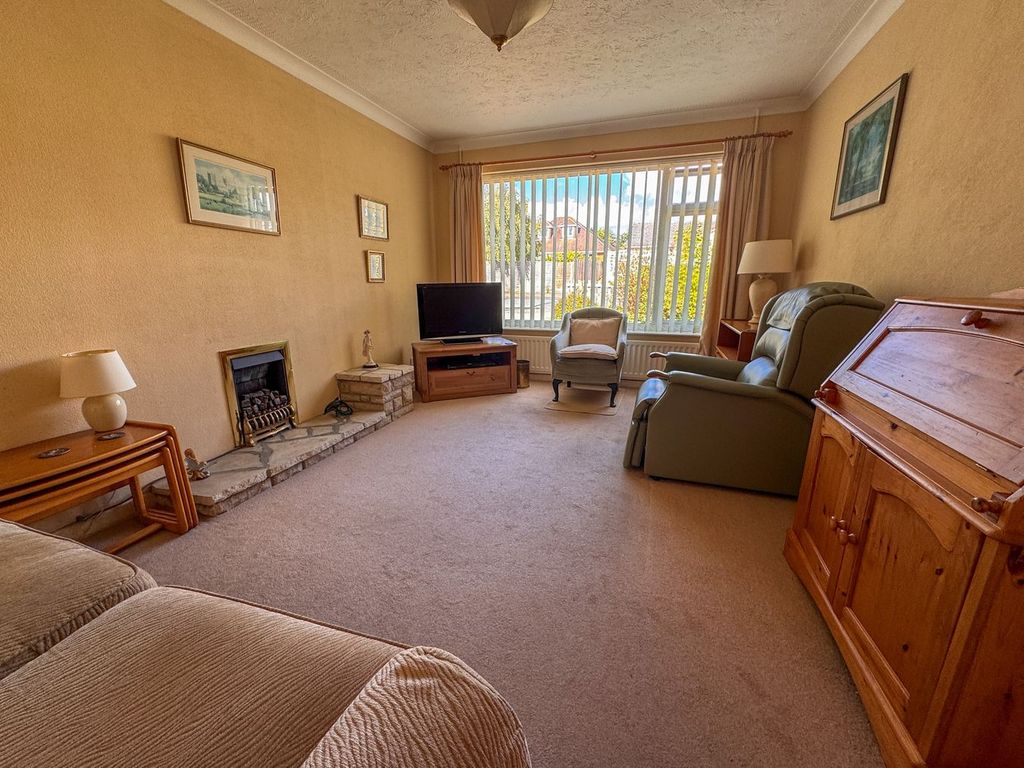 Property photo 2 of 25