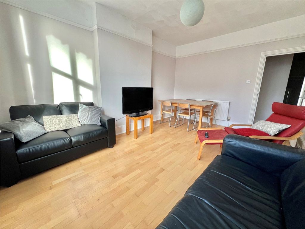Property photo 1 of 9 Picture No. 10