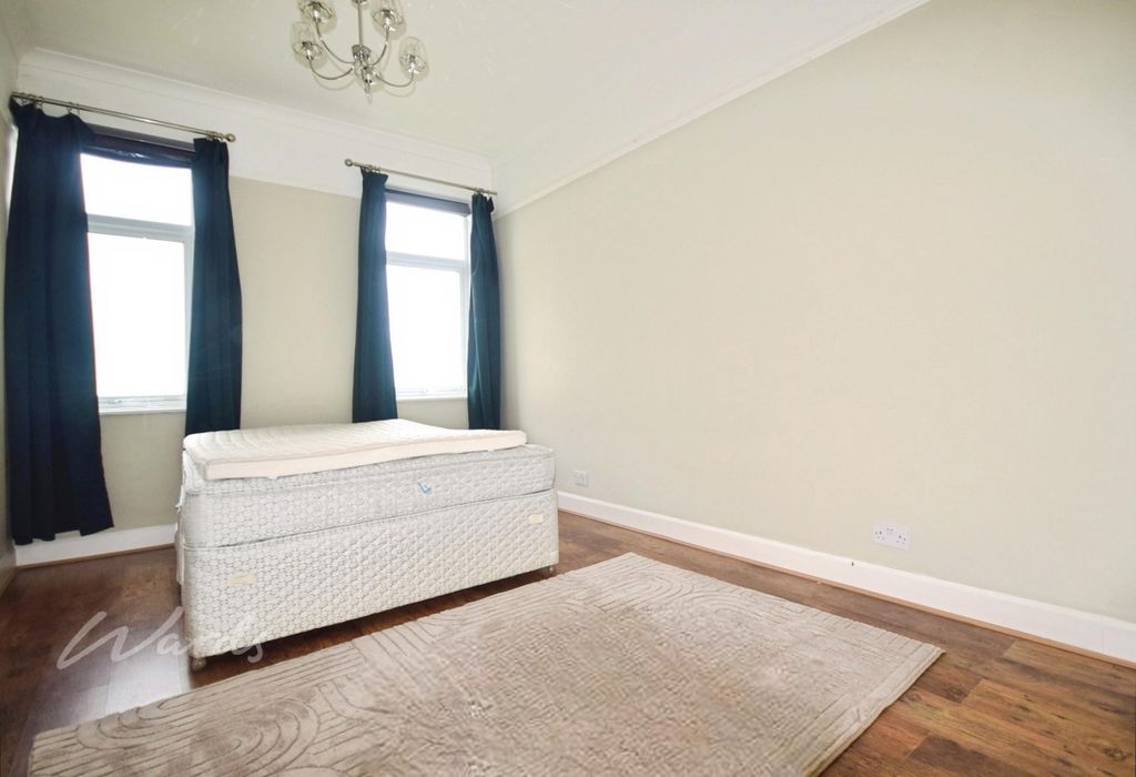 Property photo 3 of 8 Goodwin J Bed 1 Use