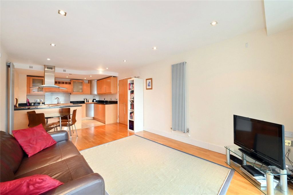 Property photo 3 of 13 Reception Room