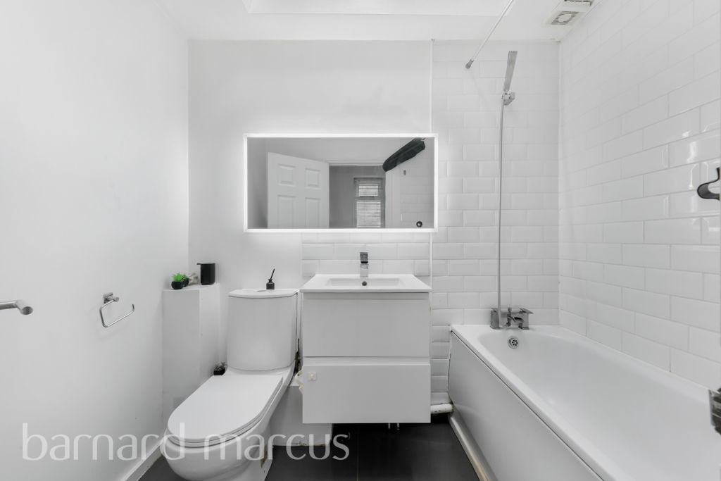 Property photo 3 of 6 Bathroom