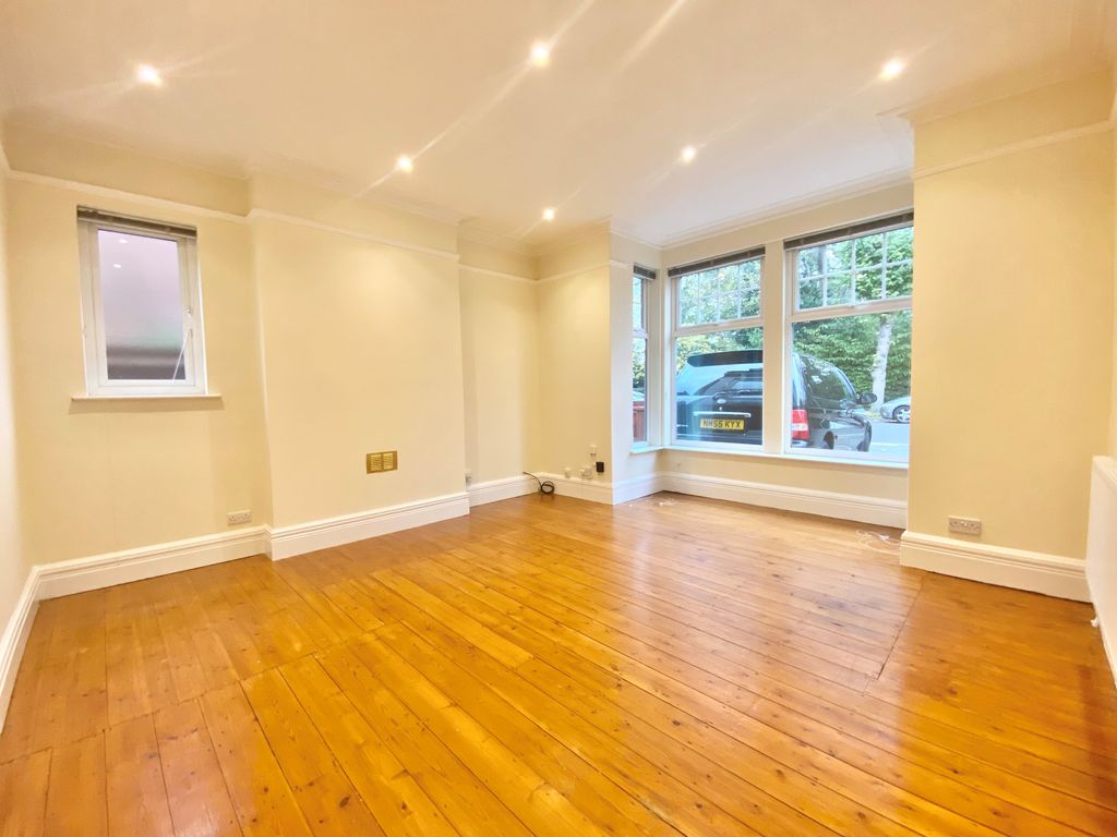 Property photo 2 of 11 Front