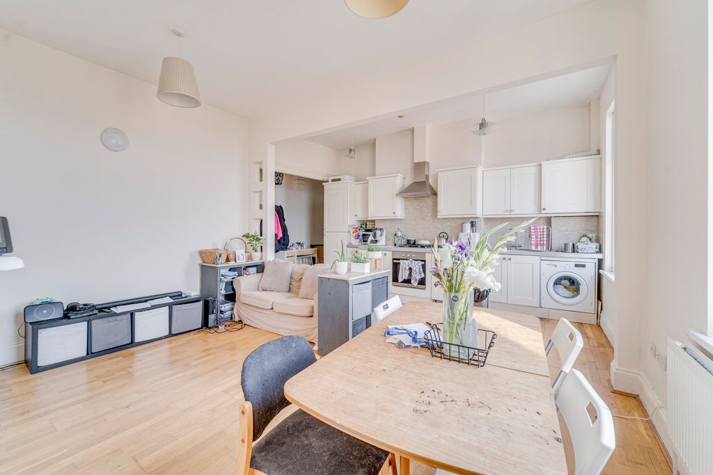 Property photo 3 of 15 Ndb04912_Enfused