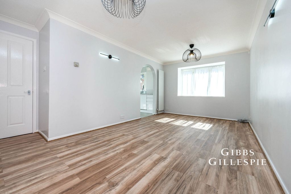 Property photo 1 of 10 Photo