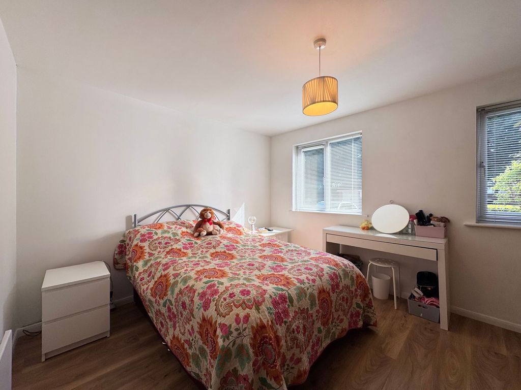 Property photo 3 of 10 Bedroom