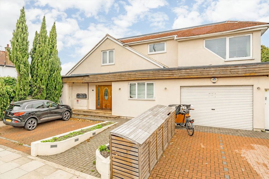 Property photo 1 of 12