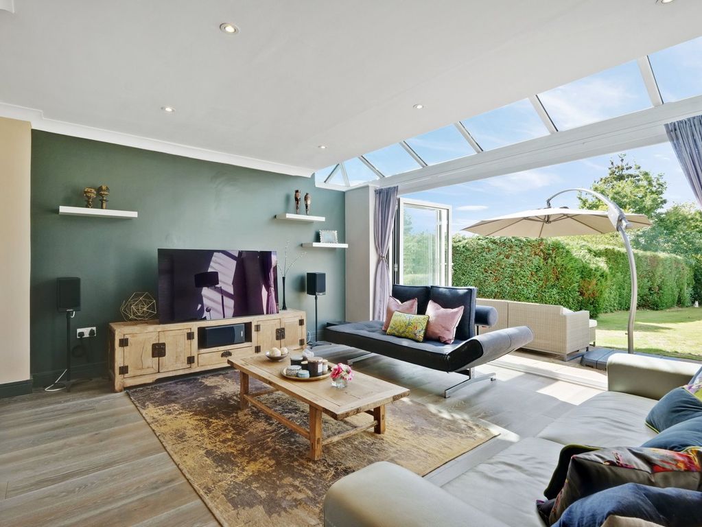 Property photo 2 of 34