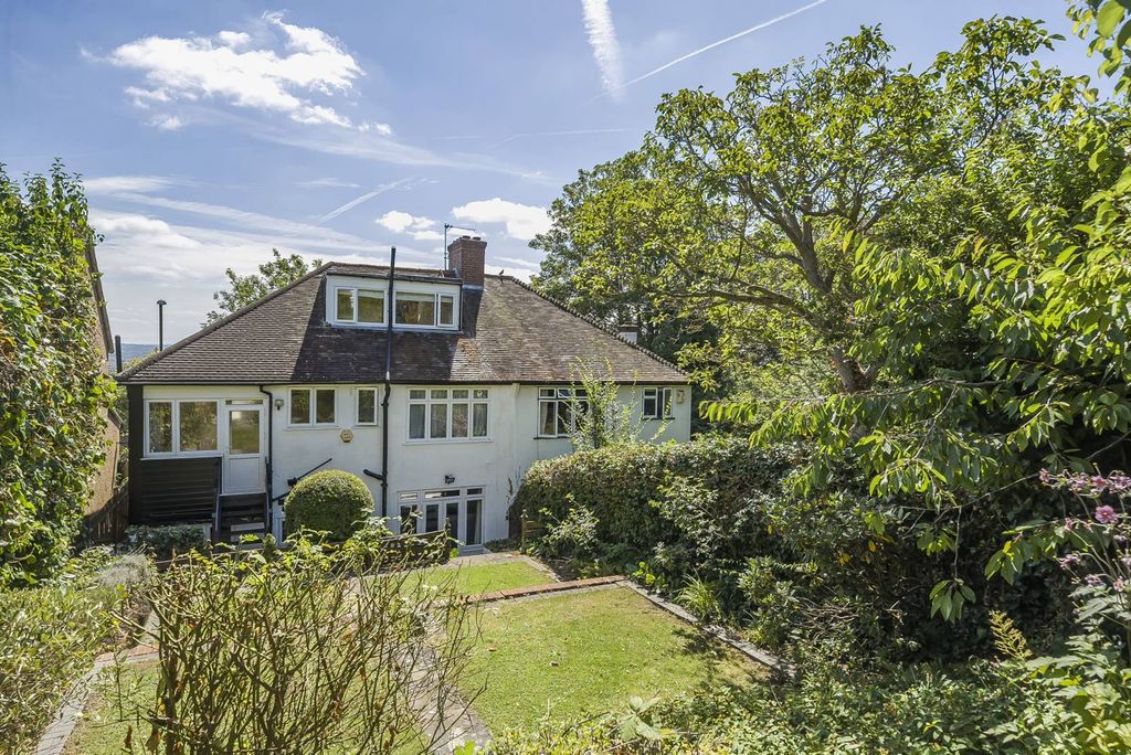 Property photo 3 of 17
