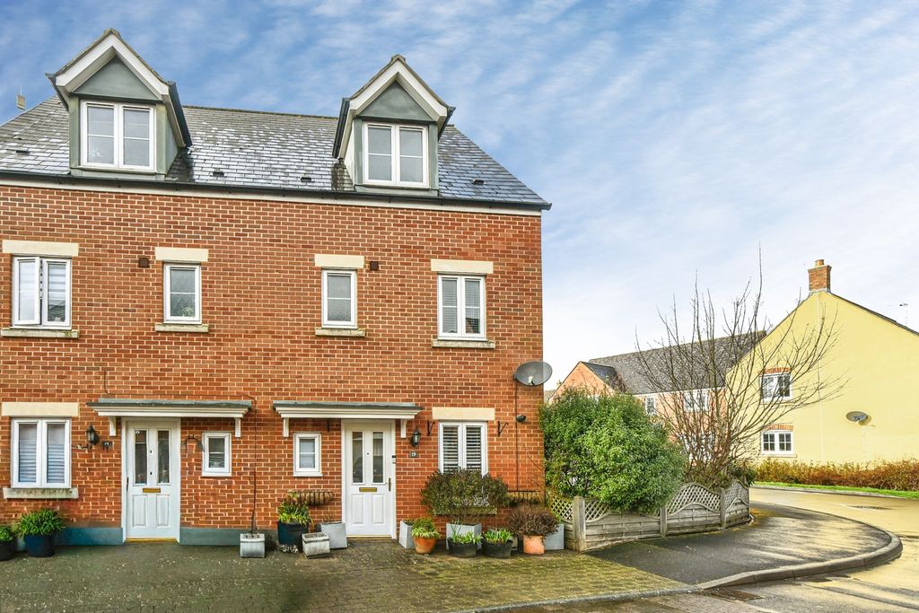 Property photo 1 of 25