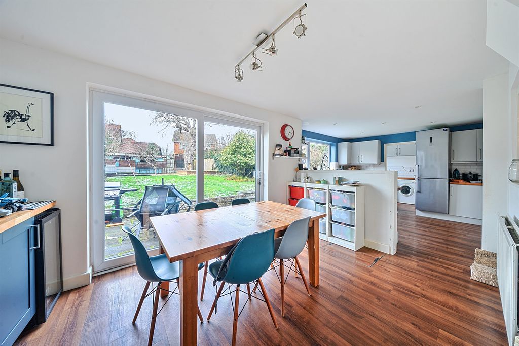 Property photo 2 of 18