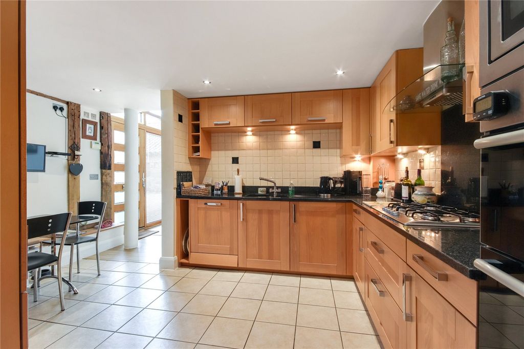 Property photo 2 of 18 Kitchen