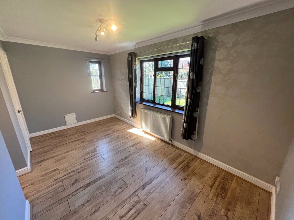 Property photo 3 of 12 Picture No. 12