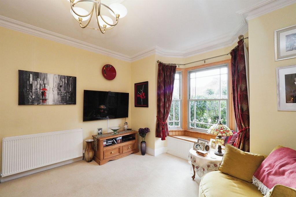 Property photo 3 of 21
