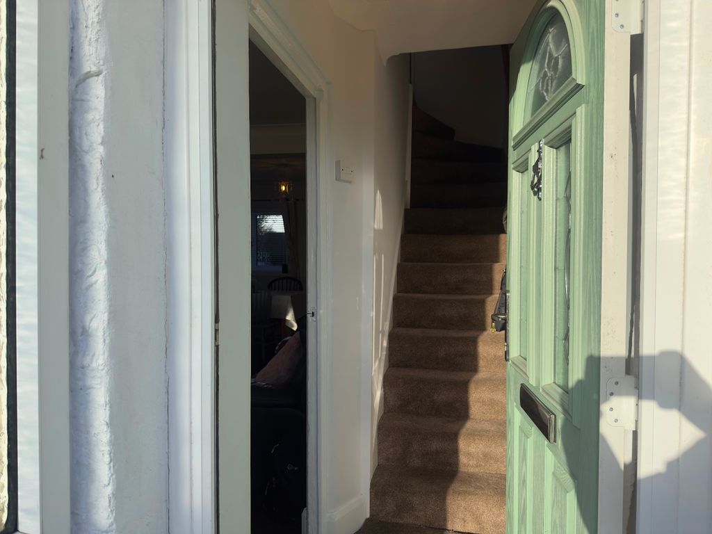 Property photo 3 of 37