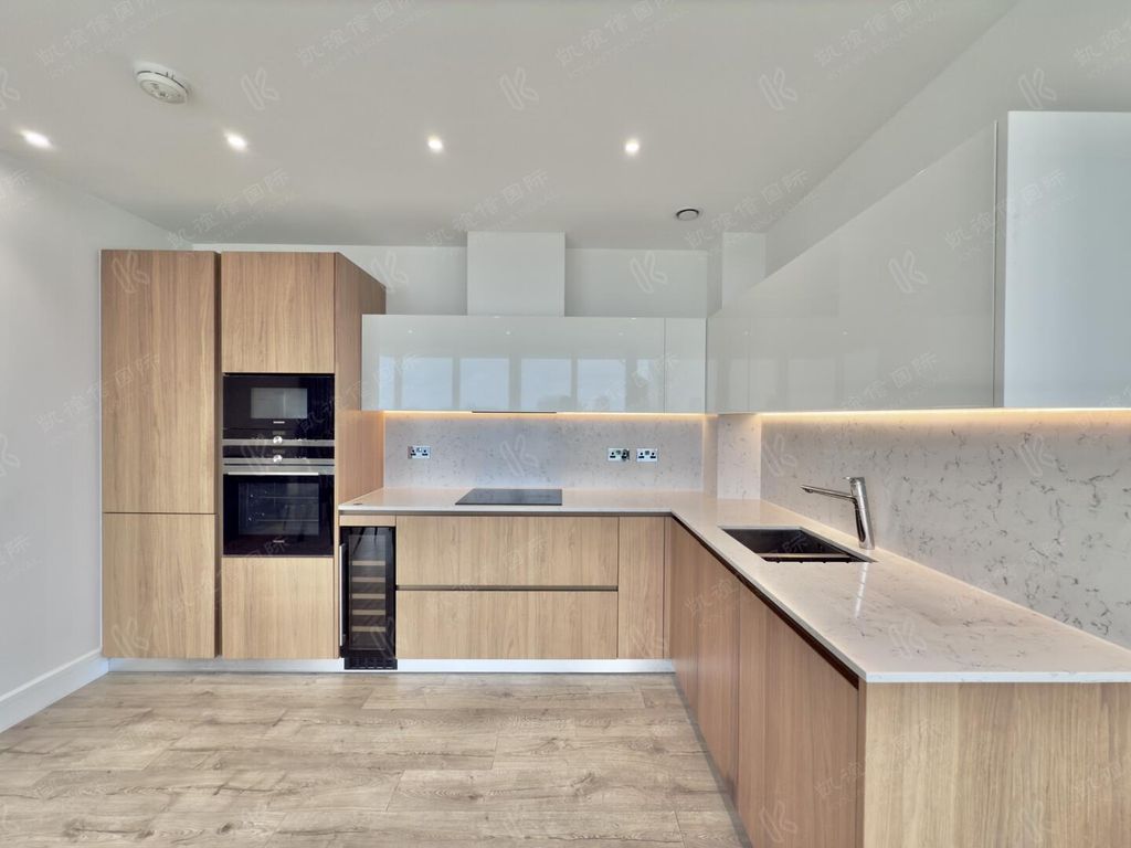 Property photo 1 of 11 Kitchen