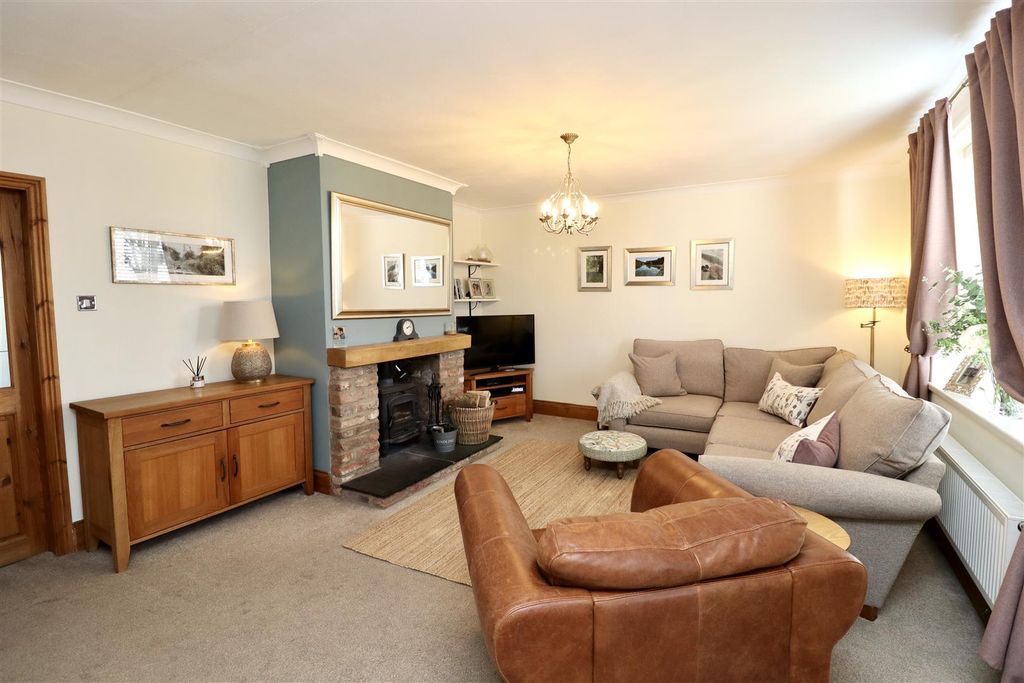 Property photo 2 of 13 Image00032.Jpeg