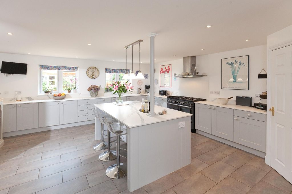 Property photo 3 of 15 Kitchen/B'fast Room