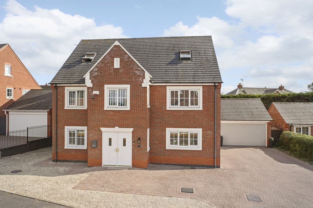 Property photo 1 of 34