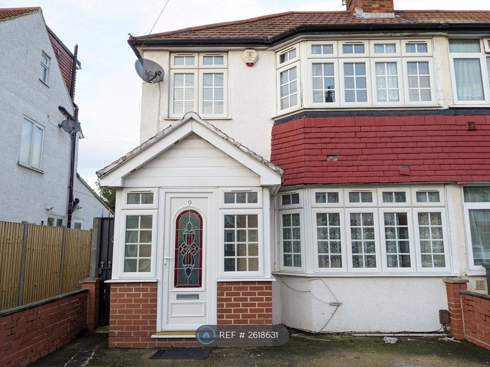 Property photo 1 of 9 External