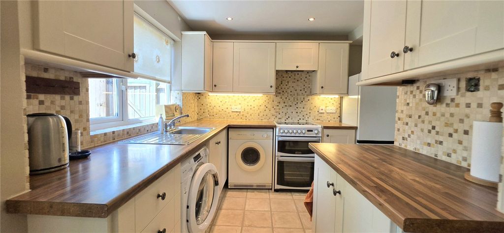 Property photo 2 of 21 Picture No. 08
