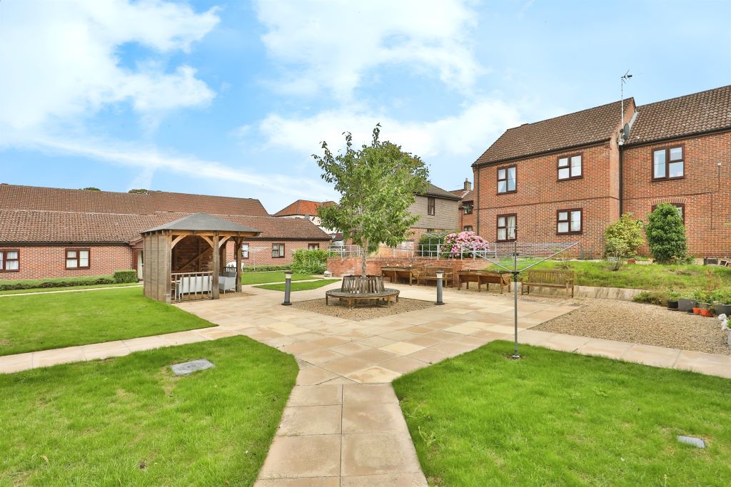 Property photo 3 of 12