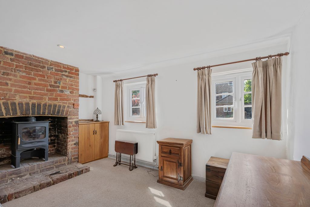 Property photo 2 of 24 Sitting Room