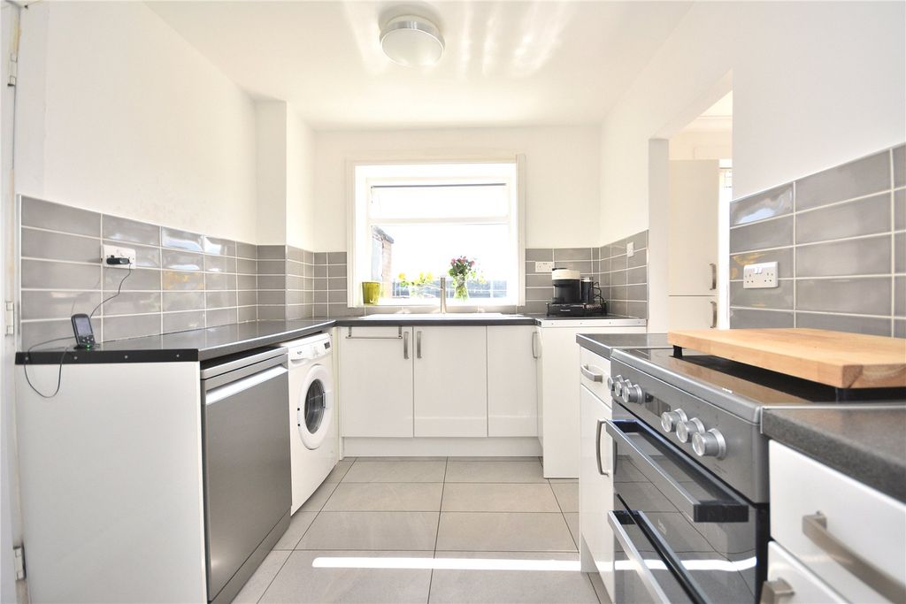 Property photo 2 of 12 Picture No. 08