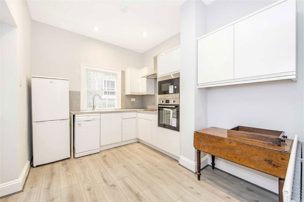 Property photo 3 of 8